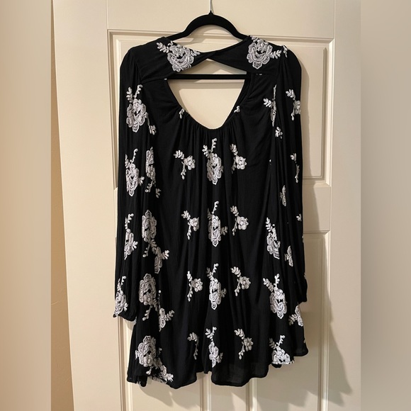 XS Free People Austin Embroidered Mini Dress
Black White Floral - Picture 2 of 2